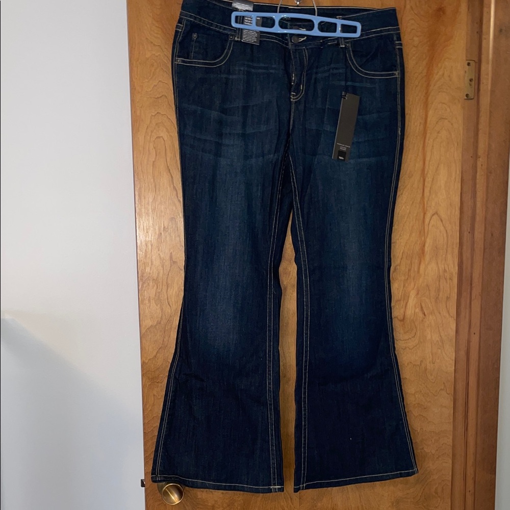 Mossimo Vintage Premium Denim Womens Dark Wash Flare Leg Jeans, Size 16